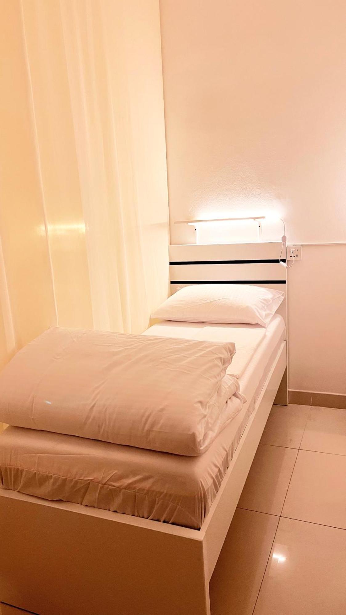 Westay Hostel Dubaï Extérieur photo